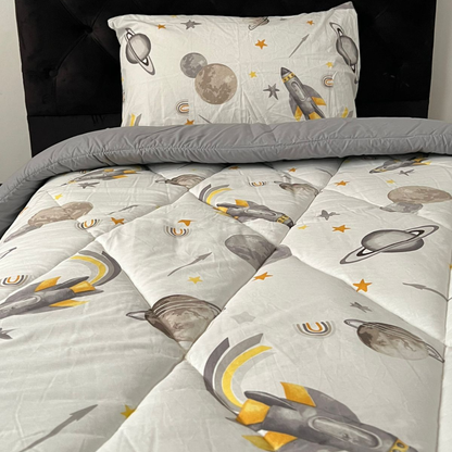 Couvre-lit Enfant “Aventure Spatiale” – Thème Astronaute