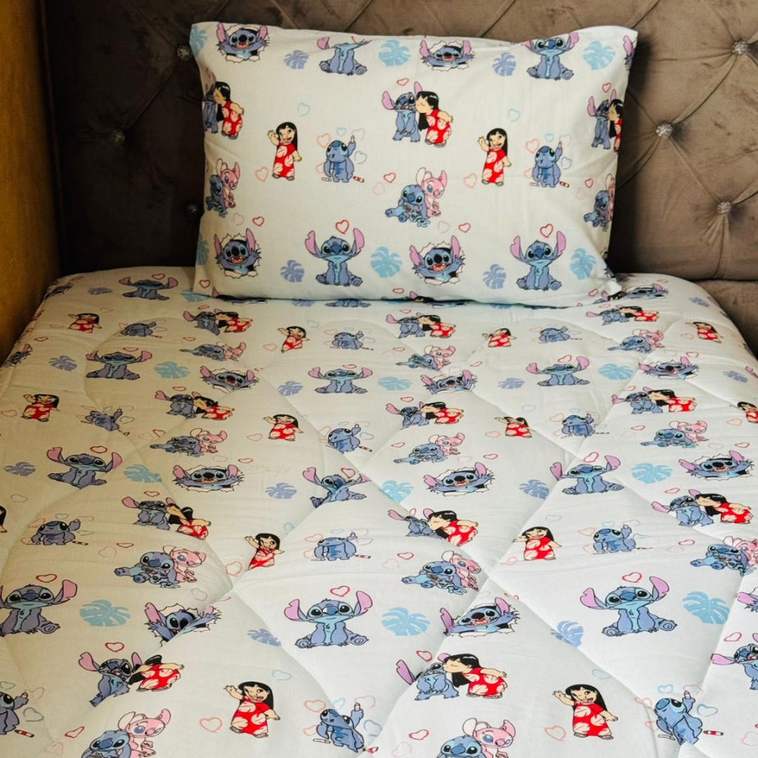 Couvre-lit Enfant “Stitch” – Douceur et Bonne Humeur