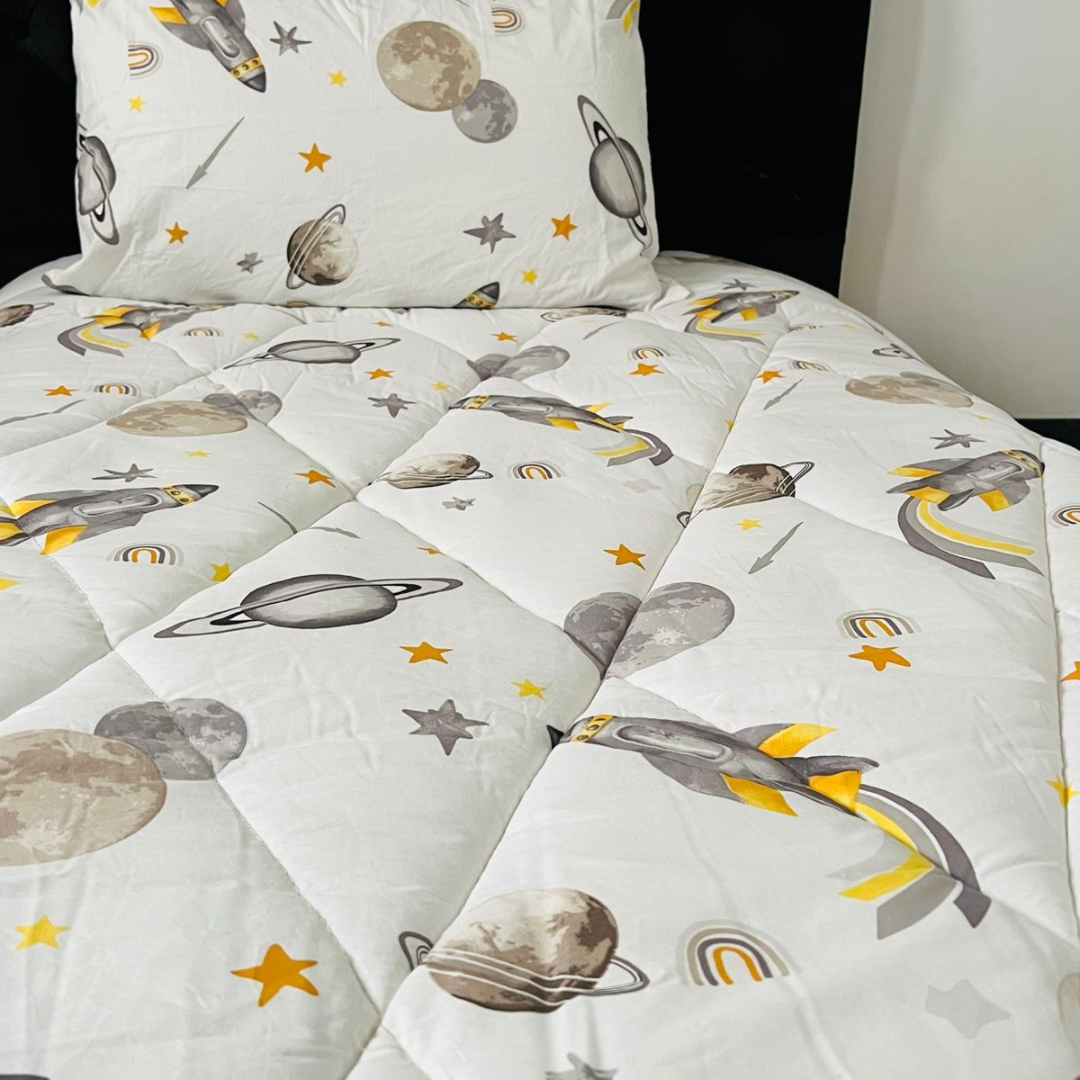 Couvre-lit Enfant “Aventure Spatiale” – Thème Astronaute