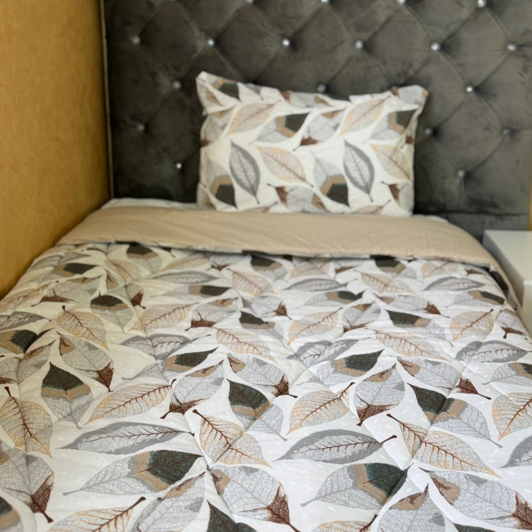 Couvre-lit “Feuilles Élégantes” – Harmonie Naturelle et Raffinée
